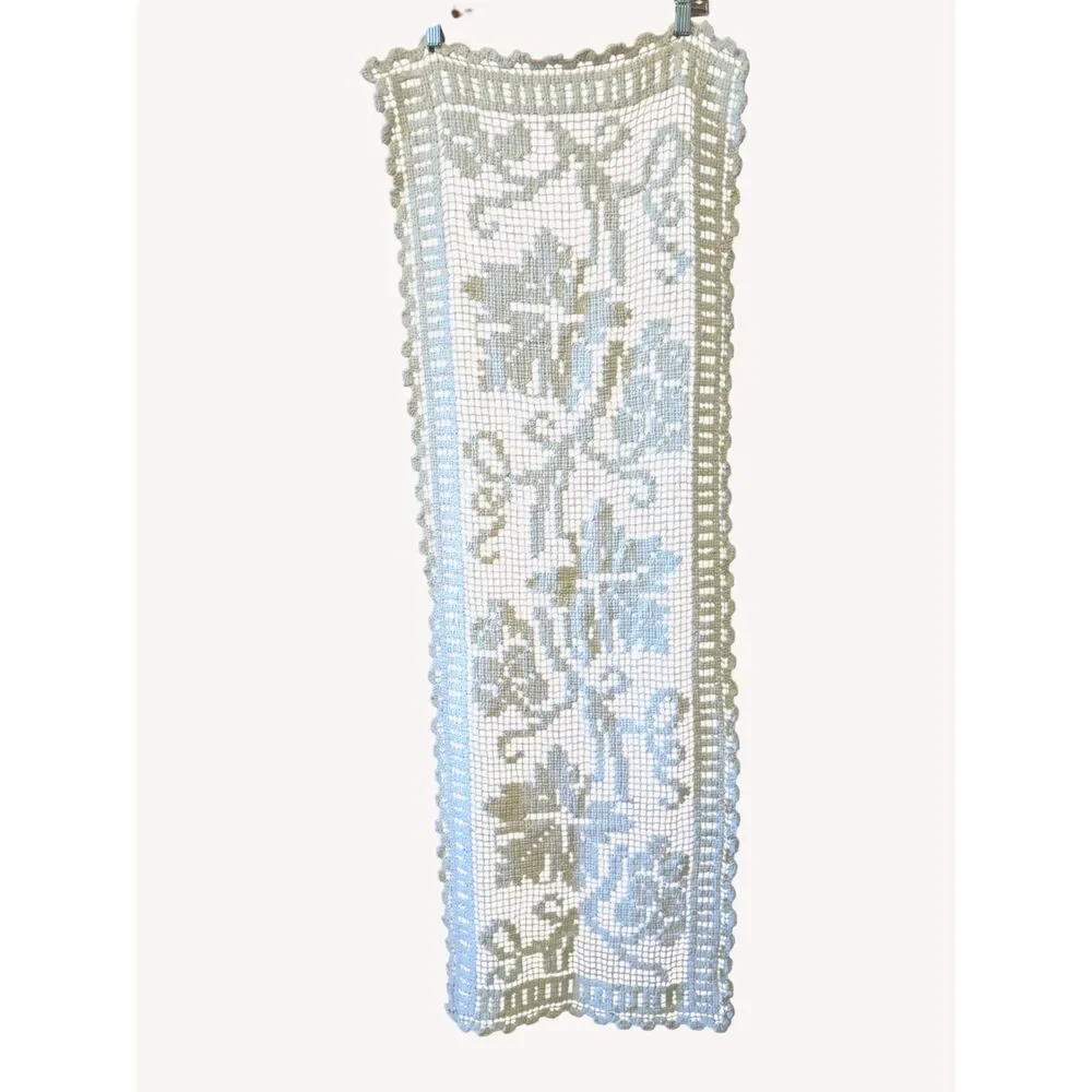 Hand Knotted Fillet Lace Table Runner Piano Scarf Maple Leaf Cream Vintage Linen